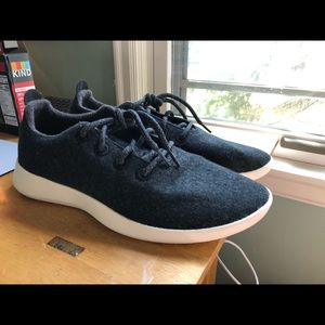ALLBIRDS men’s charcoal and white